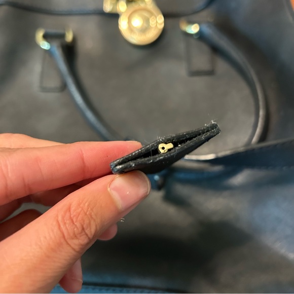 MICHAEL KORS Hamilton Saffiano Leather Large Satchel Black Gold - Picture 4 of 10